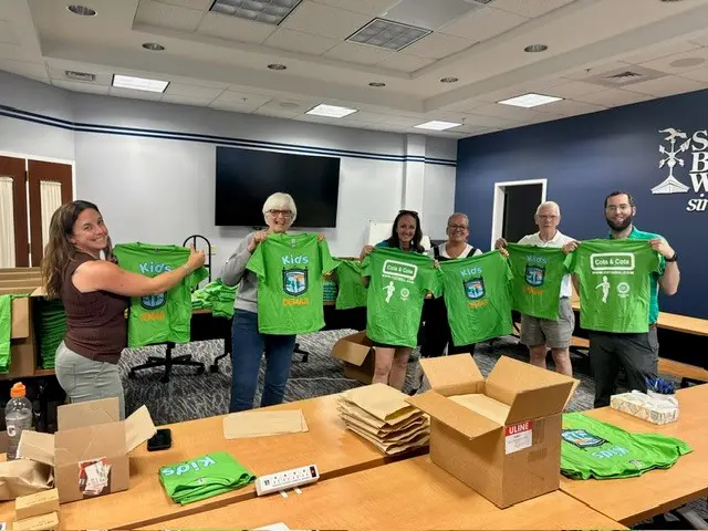 Kids DeMar volunteers