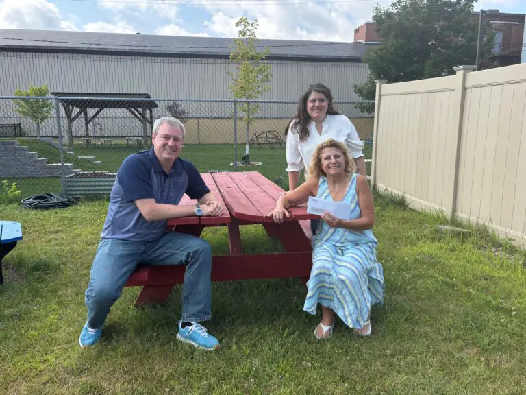 Laren and Dom oat picnic table