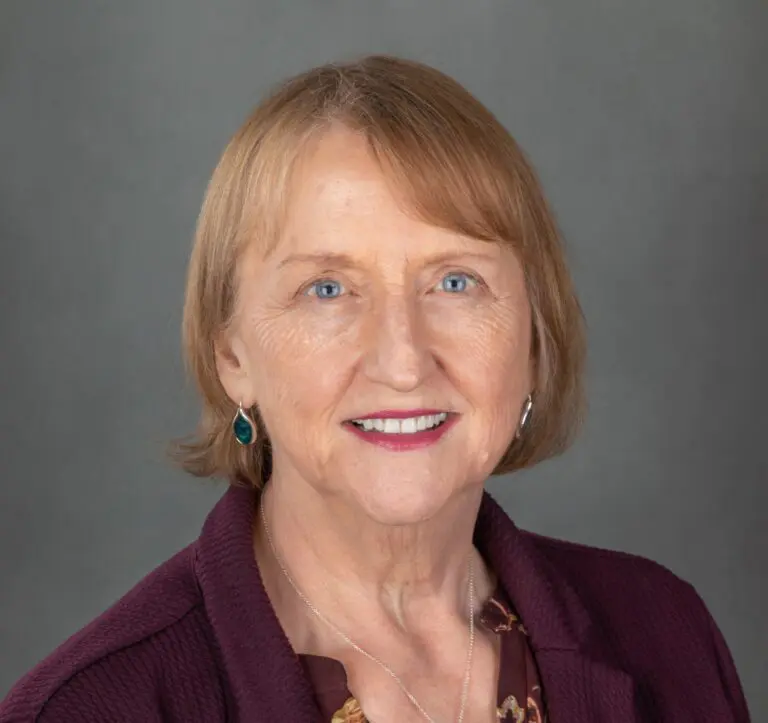 SAVINGS BANK OF WALPOLE ANNOUNCES RETIREMENT OF KATHY HANKS Cropped